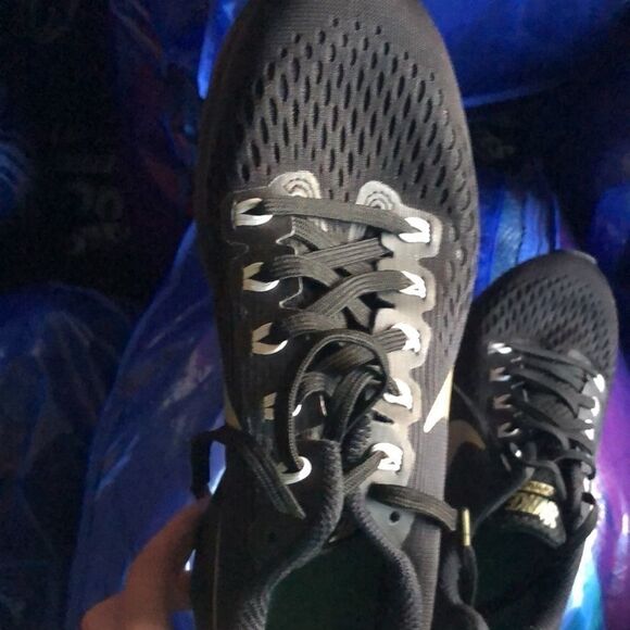 𝅺Nike zoom tennis shoes - Picture 4 of 9